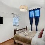 La Perla House بيت ضيافة