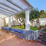 La Perla House بيت ضيافة 3*