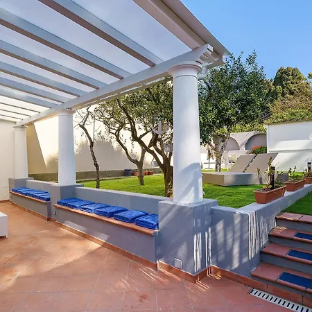La Perla House Gasthof 3*