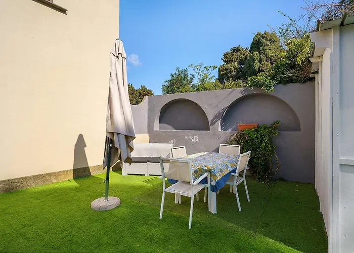 La Perla House