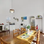 Gasthuis La Perla House