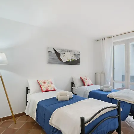 La Perla House 3*